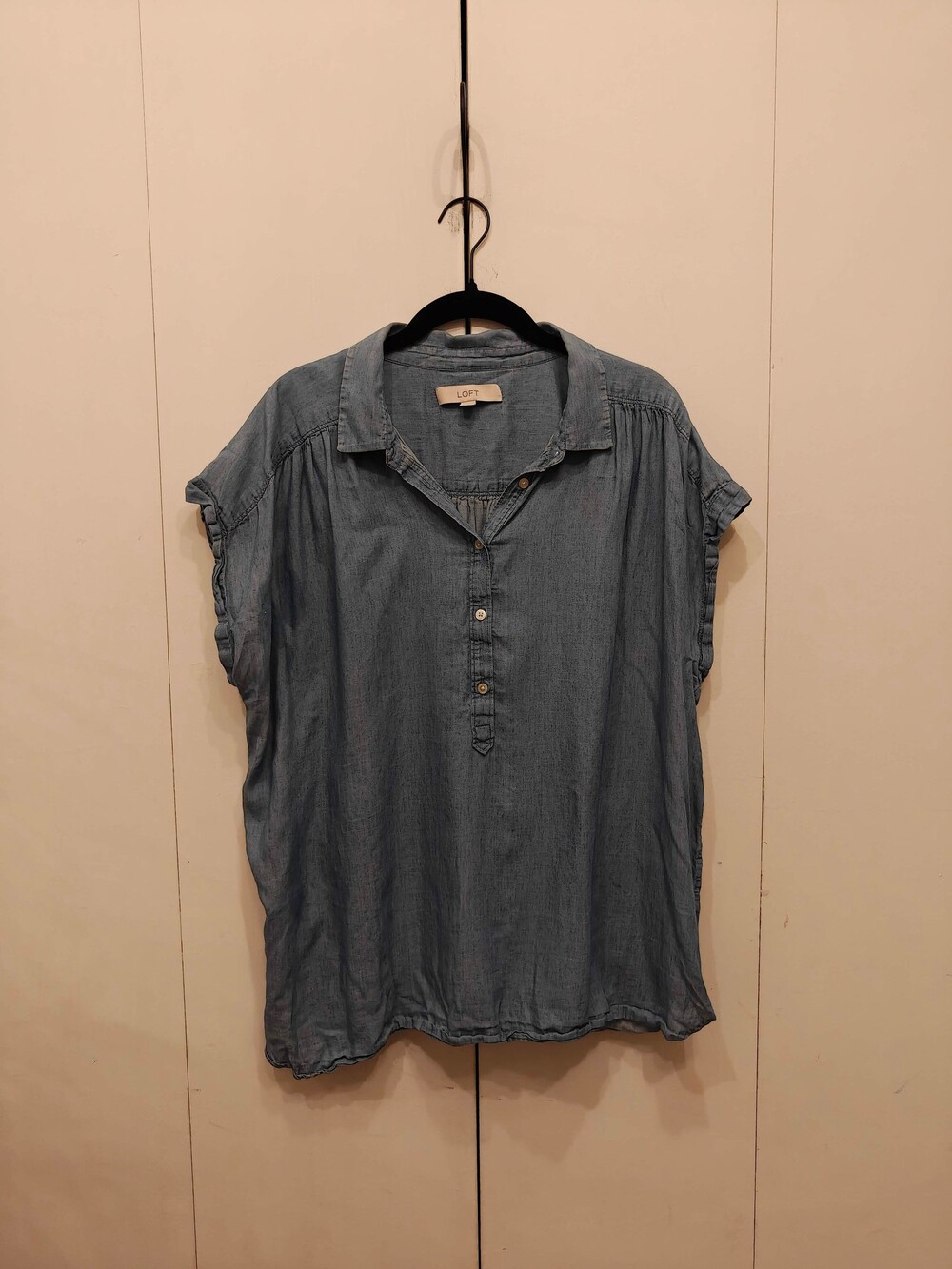 LOFT XL Chambray Button Front Short Sleeve Blouse
